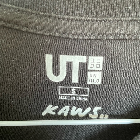 Uniqulo x KAWS T-shirt - Picture 3 of 3